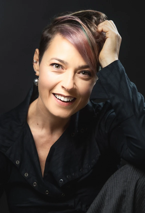 מירה אנוואר עווד - Mira Anwar Awad